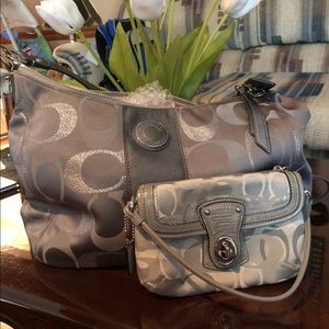 🌪🌪GUC Coach Hobo Bag With wristlet 🌪🌪